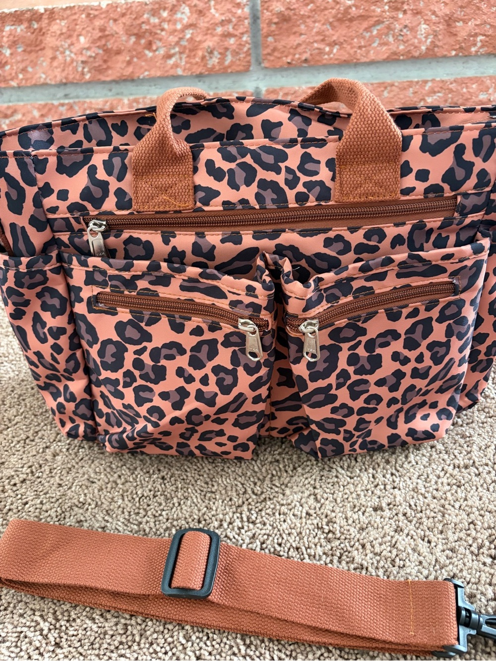 Leopard-Print Tote Bag with Multiple Pockets